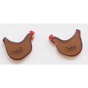 Brown Chicken Stud Earrings – Cute Farmhouse Hen Jewelry